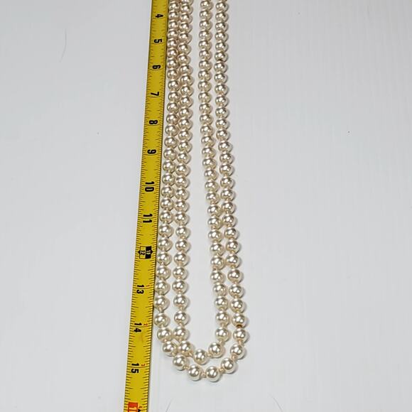 Extra Long Beaded Necklace White Vtg 30" Unsigned - Picture 4 of 4